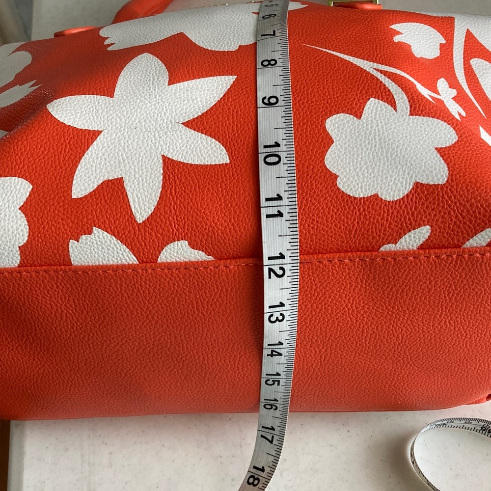 Kenneth Cole Reaction Floral Tote in Orange & White - Picture 4 of 8